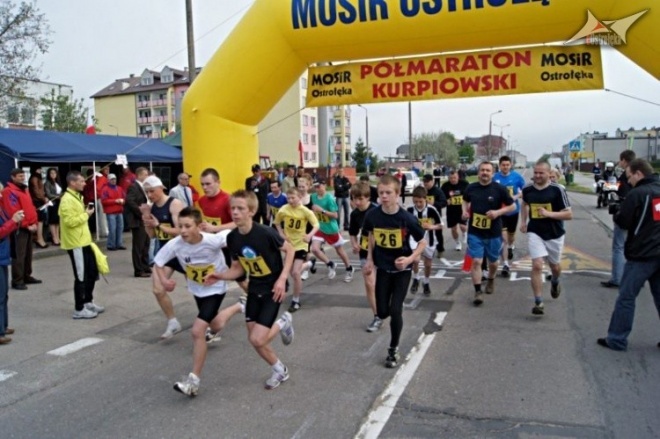 XVI Międzynarodowy Półmaraton Kurpiowski w Ostrołęce - PRZEDBIEGI (09.05.2010) - zdjęcie #29 - eOstroleka.pl